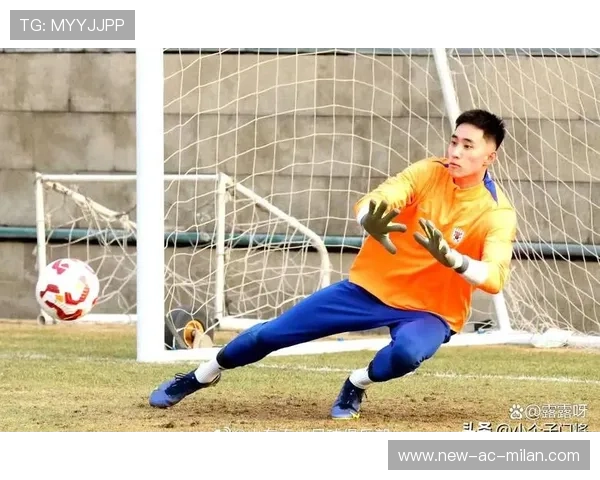 大连球员备战画面曝光，球员士气高昂被媒体捕捉