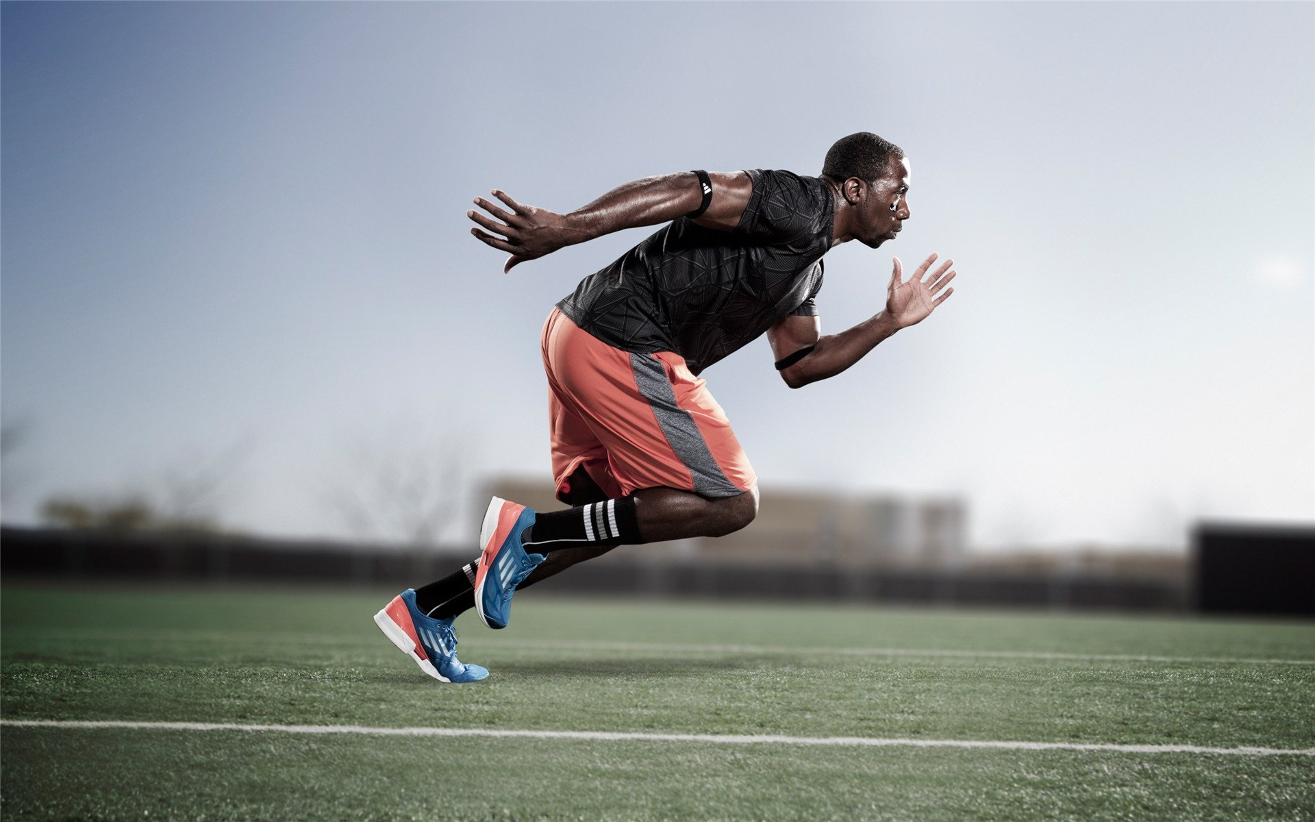 米兰体育登陆-转会窗快讯：各大豪门争夺顶级前锋，2021豪门转会